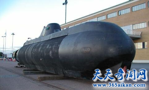 303幽灵潜艇.jpg