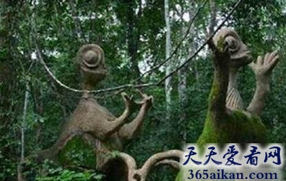 揭秘非洲森林的神秘雕像，难道史前有外星人？