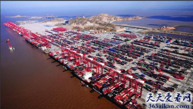 中国最大的集装箱深水港：洋山深水港