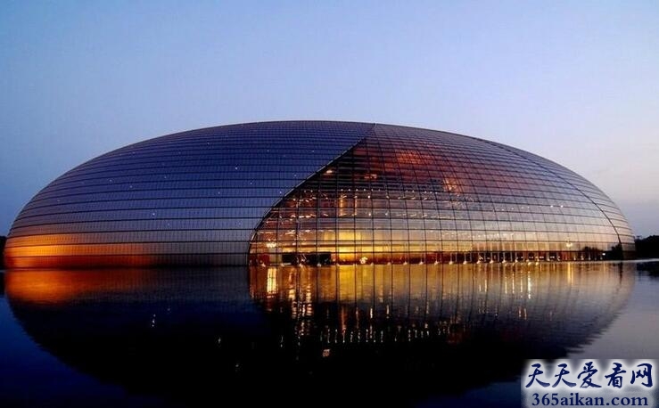 中国表演艺术的最高殿堂：中国国家大剧院