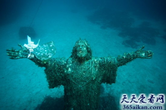 海底奇迹，美国深渊基督背后的秘密