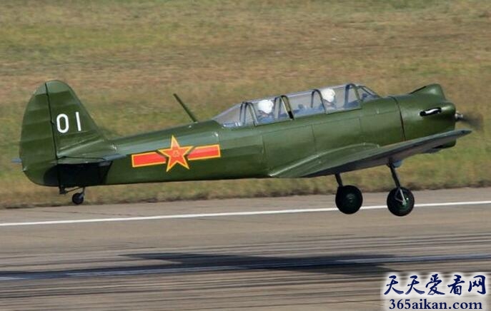 新中国第一架飞机：初教-5