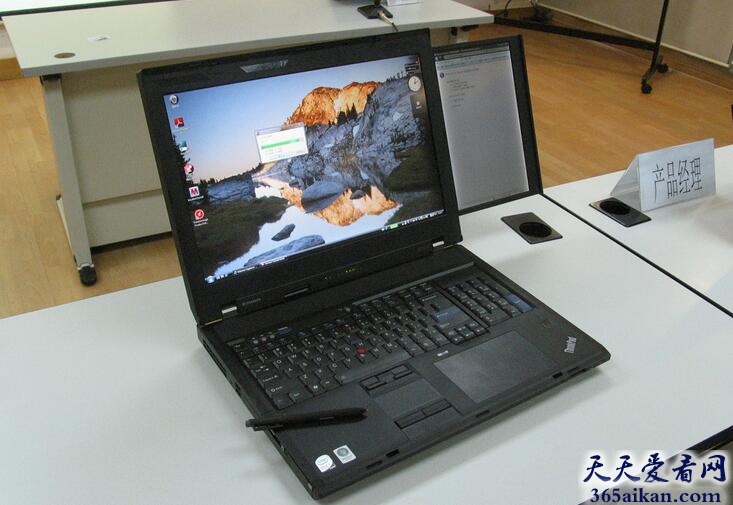 联想ThinkPad W700DS.jpg