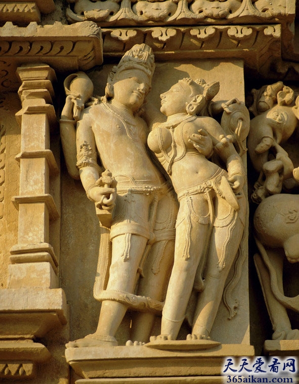 揭秘印度神庙奇特的性雕塑，形象生动，寓意大胆！