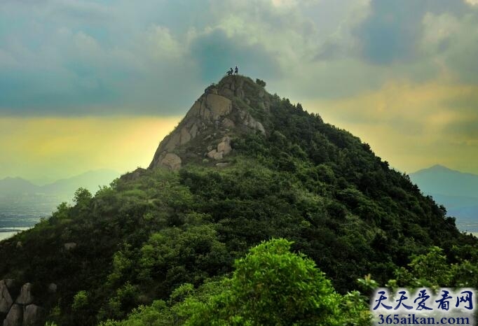 中国十大最有名最具仙气的道教名山，十一长假的首先之地！