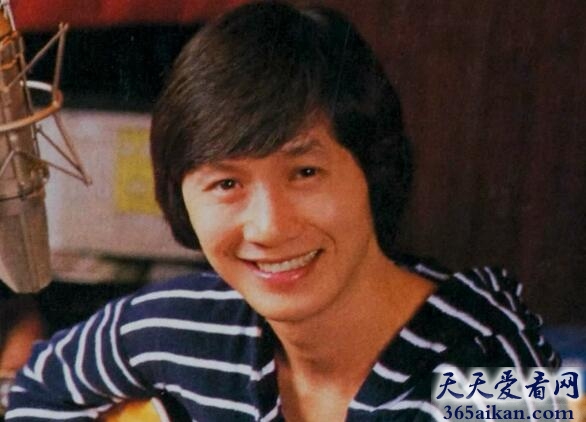 中国粤语流行歌曲之父：许冠杰.jpg