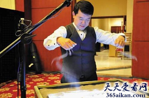 中国沙画第一人：高赞民，世人眼中的沙子魔术师