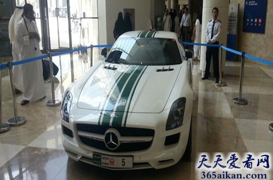 阿拉伯联合酋长国警队使用的奔驰SLS AMG