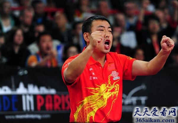 中国第一位获得乒乓球大满贯的球员：刘国梁