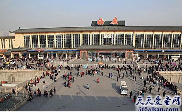 建筑之最！中国最大火车站：西安火车站