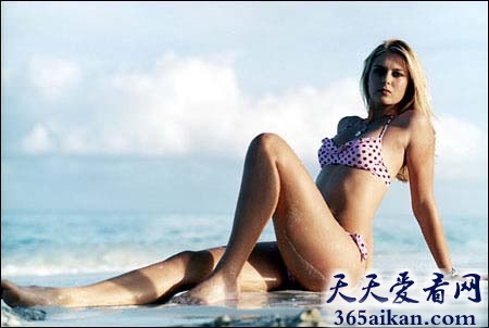 世界最长腿的美女有哪些？普通人站在旁边像小孩