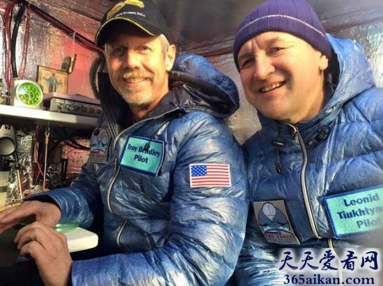世界上最勇敢的挑战，美两男子乘坐氦气球，成功飞越太平洋