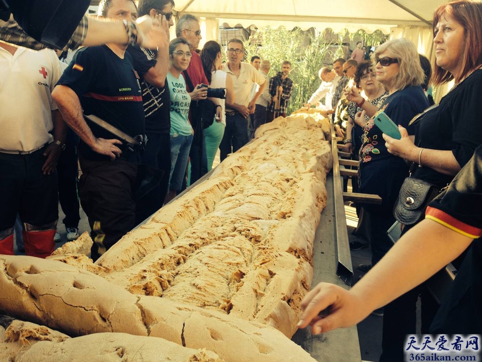 世界上最巨无霸面包有多大？世界上最最巨无的面包介绍
