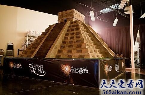 世界上最大的巧克力玛雅金字塔