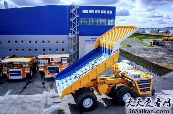 世界上最大的卡车：BELAZ 75710，载重高达450吨！