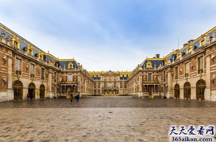 世界上最大的宫殿：法国凡尔赛宫
