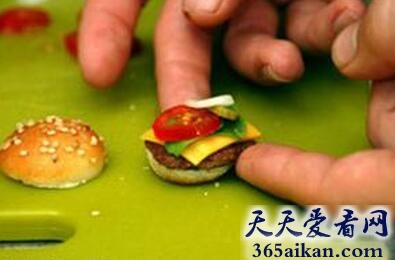 世界上最小的汉堡包有多小？世界上最小的汉堡包我一口可以吃20个