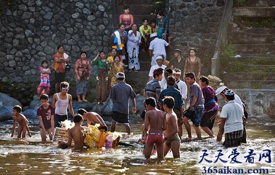 梦见水祭是什么意思？