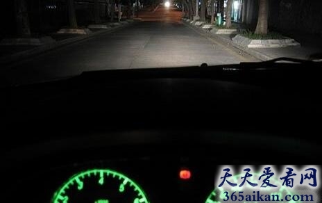 梦见开车看不见路