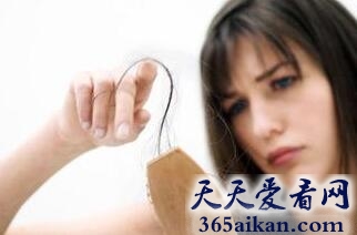 梦见掉发预示着什么?梦见掉发有什么含义?