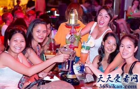 梦见聚会喝酒预示着什么?梦见聚会喝酒有什么征兆?