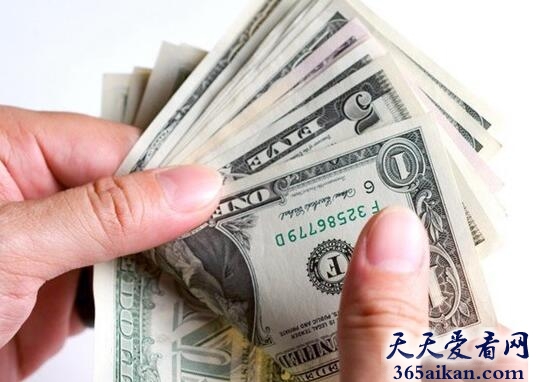 梦见别人数钱意味着什么?梦见别人数钱是什么征兆?