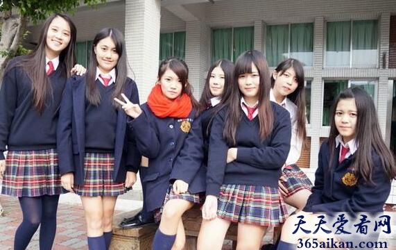 梦见中学女同学意味着什么?梦见中学女同学有什么寓意?
