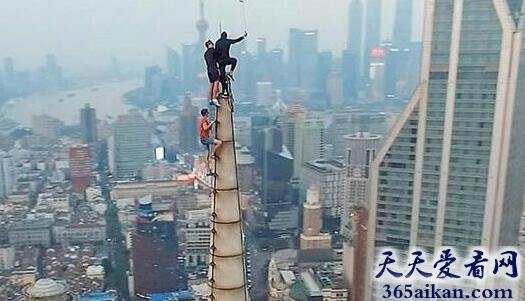 梦见爬高楼是什么意思?梦见爬高楼有什么含义?