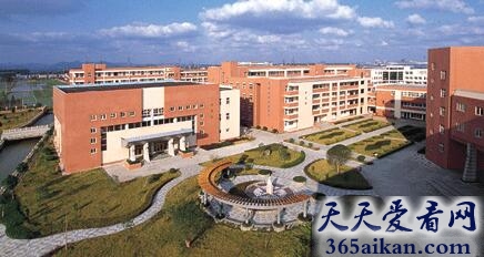 梦见中学代表着什么?梦见中学有什么含义?