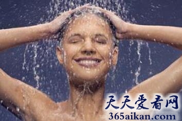 梦见洗澡是什么意思?梦见洗澡预示着什么?