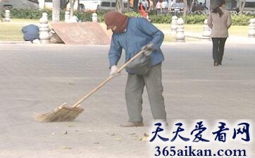 梦见扫地