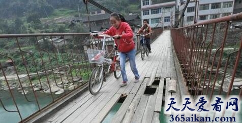 梦见骑自行车过桥是什么意思?梦见骑自行车过桥好不好?