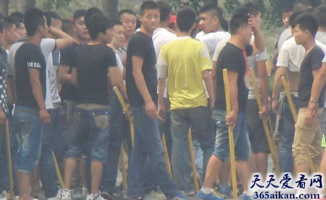 梦见打群架代表着什么?梦见打群架是什么意思?