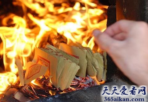 梦见烧纸钱是什么预兆?梦见烧纸钱是什么意思?