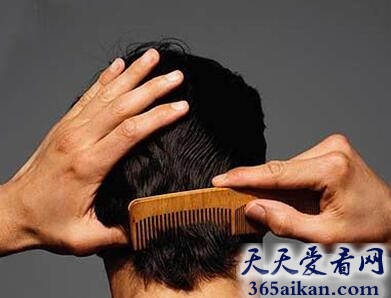 梦见自己梳头发预示着什么?梦见自己梳头发有什么含义?