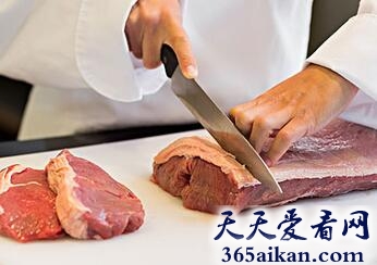 梦见拿刀切肉暗示着什么?梦见拿刀切肉是什么征兆?