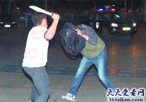 梦见拿刀砍人预示着什么?梦见拿刀砍人有什么含义?
