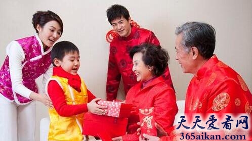 梦见别人送东西是什么意思?梦见别人送东西预示着什么?