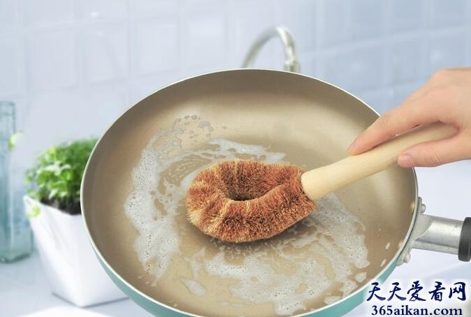 梦见刷锅意味着什么?梦见刷锅有什么寓意?