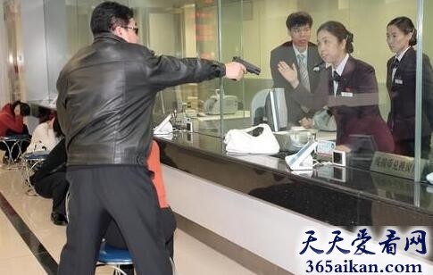 梦见抢劫银行意味着是什么?梦见抢劫银行是什么预兆?