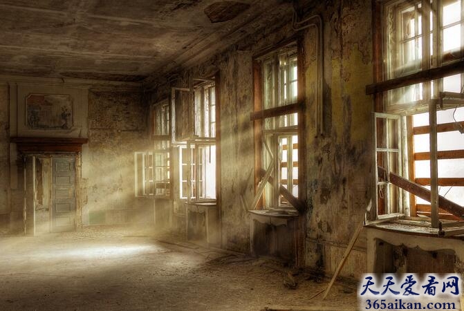 梦见房屋破旧.jpg