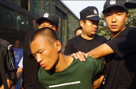 梦见朋友用刀捅人到底暗示着什么？