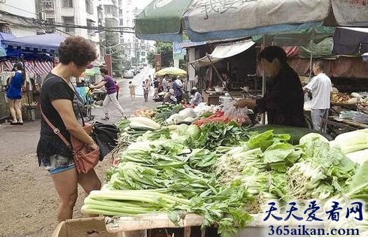 梦见外婆卖菜预示着什么？