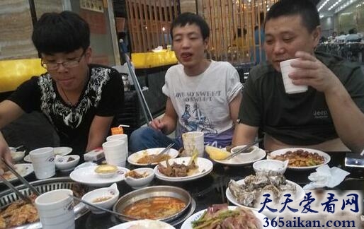 梦见老板请吃饭.jpg