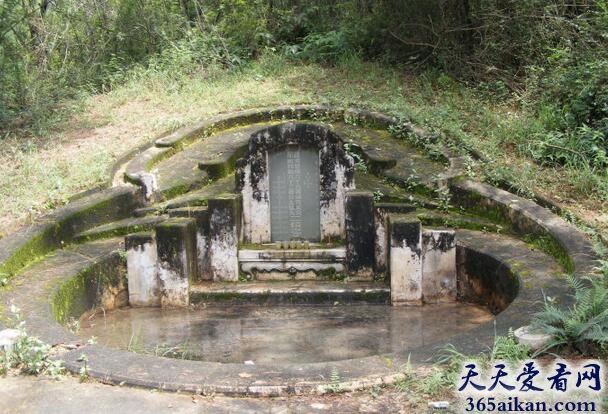 梦见爷爷的坟墓.jpg