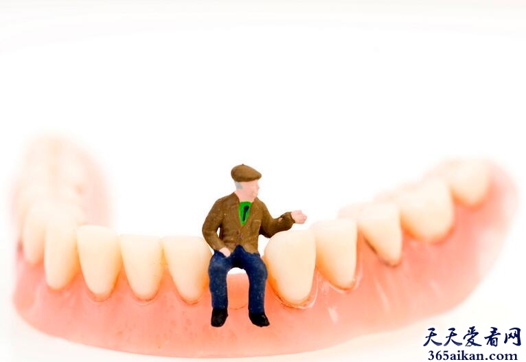 梦见假牙掉了一颗.jpg