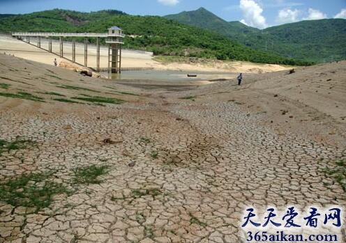 梦见水库干涸是什么意思？