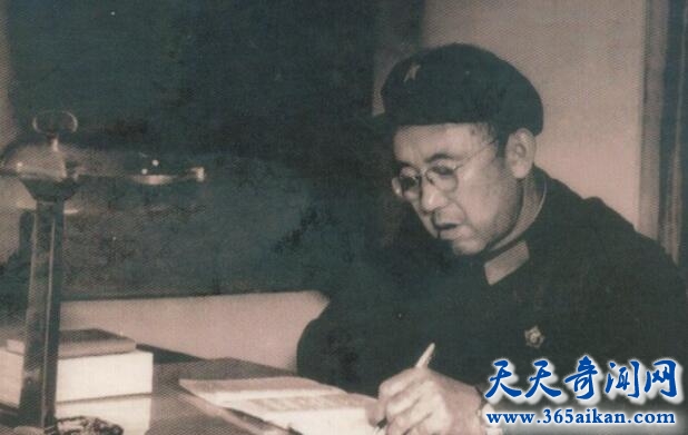 中华人民共和国的真正开国英雄，独臂、独腿将军的传奇一生！
