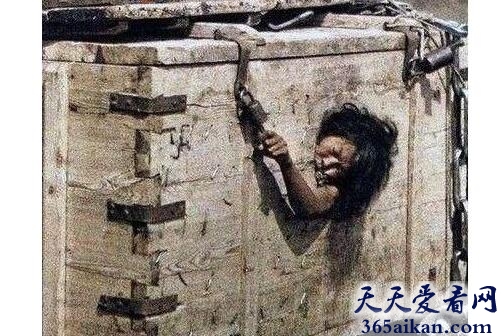 揭秘古代女人宫刑：用木撅子摧残女性私处