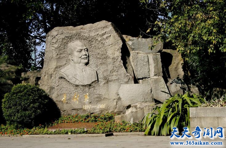 广州起义烈士陵园2.jpg